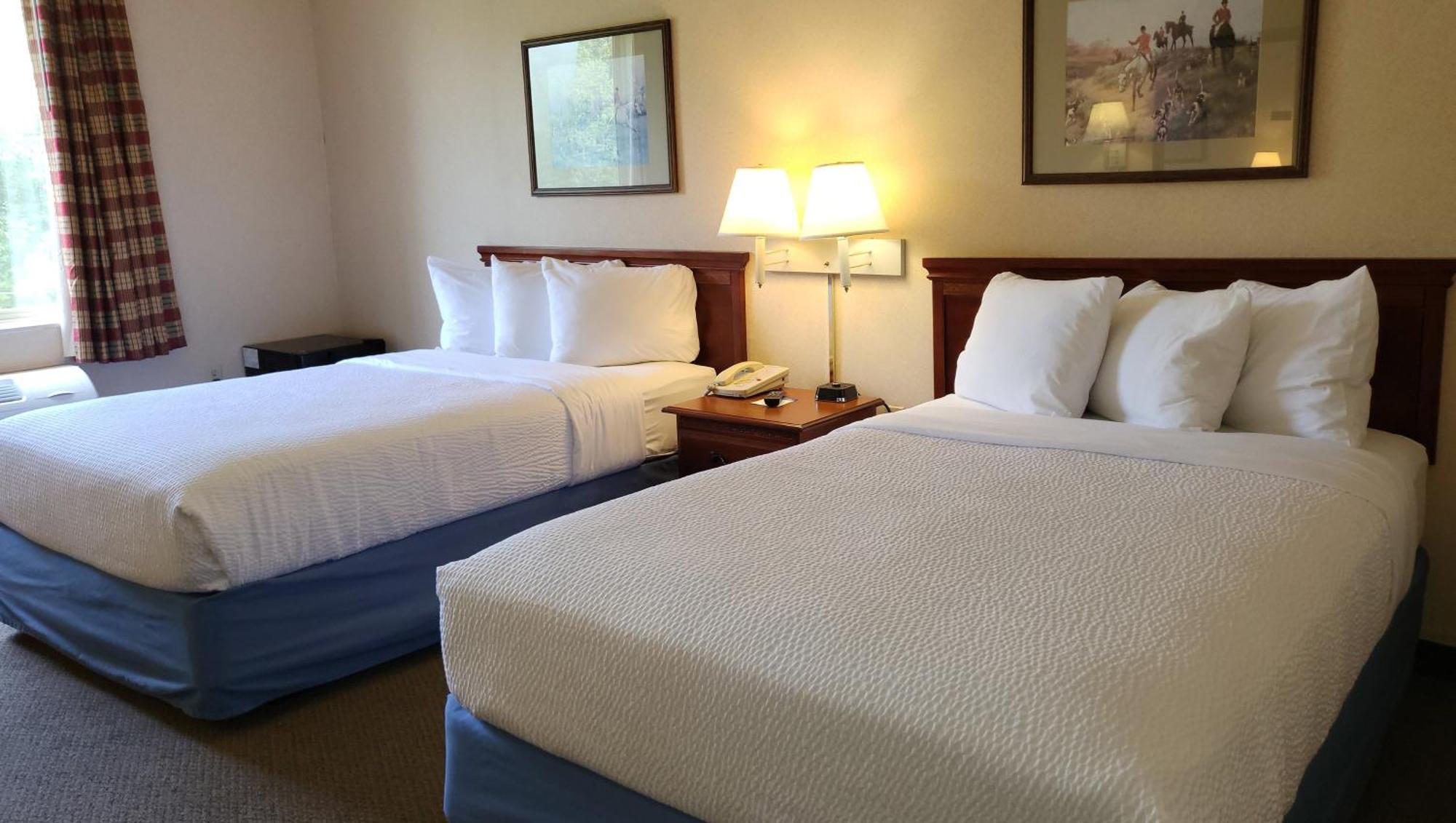 Magnuson Hotel West Liberty Extérieur photo